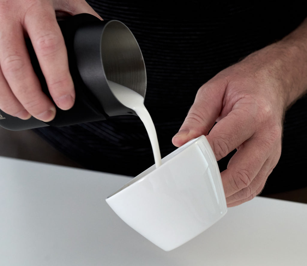 Subminimal, FlowTip Jug - Black Handleless